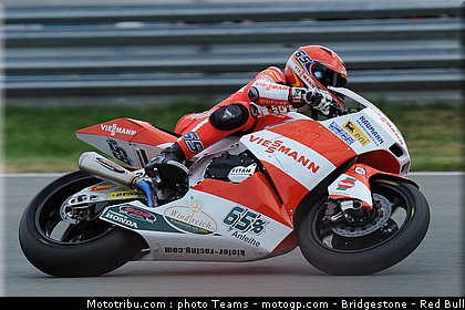 moto2_bradl_11_allemagne_2010.jpg