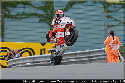 moto2_bradl_16_allemagne_2010.jpg