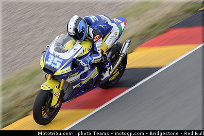 moto2_derosa_15_allemagne_2010.jpg