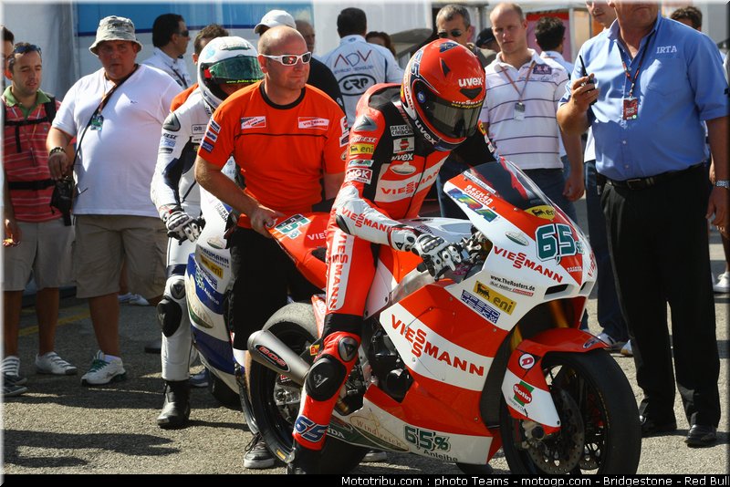 moto2_bradl_14_misano_2010