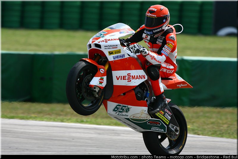 moto2_bradl_17_misano_2010
