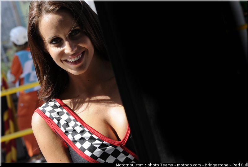 motogp_pitbabe_05_misano_2010