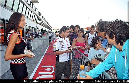 motogp_pitbabe_02_misano_2010.jpg