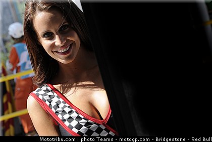 motogp_pitbabe_05_misano_2010.jpg