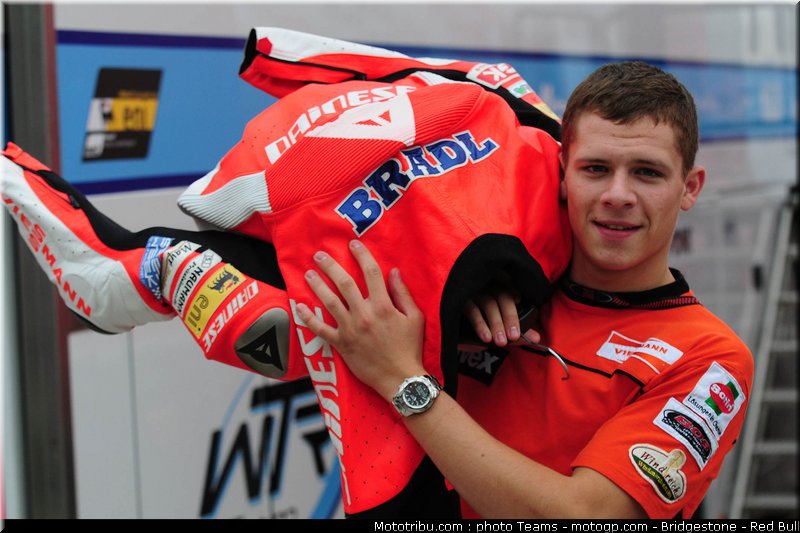 moto2_bradl_02_aragon_2010