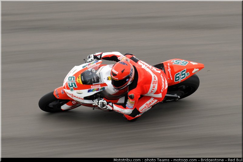 moto2_bradl_06_aragon_2010