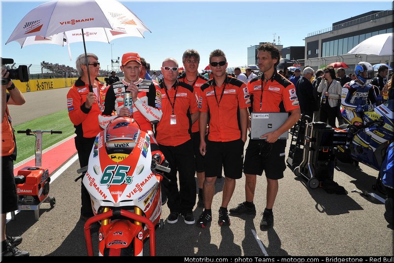 moto2_bradl_14_aragon_2010