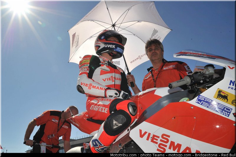 moto2_bradl_15_aragon_2010