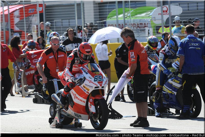 moto2_bradl_16_aragon_2010