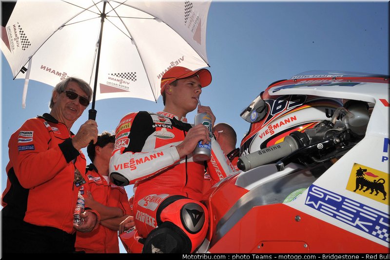 moto2_bradl_18_aragon_2010