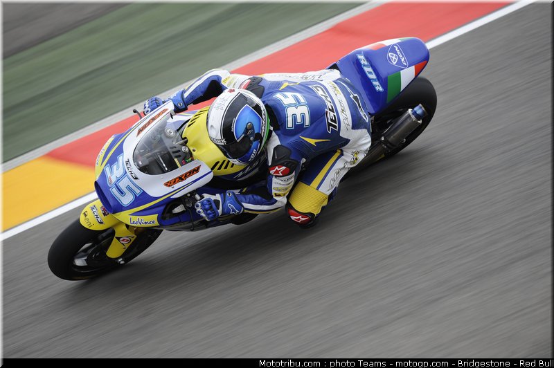 moto2_derosa_01_aragon_2010