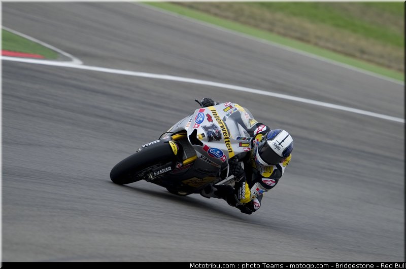 moto2_luthi_1_aragon_2010
