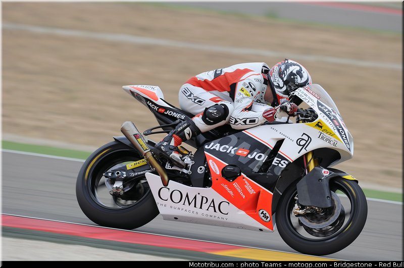 moto2_olive_3_aragon_2010