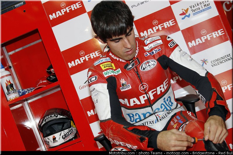 moto2_simon_04_aragon_2010