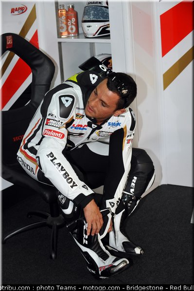 motogp_depuniet_08_aragon_2010