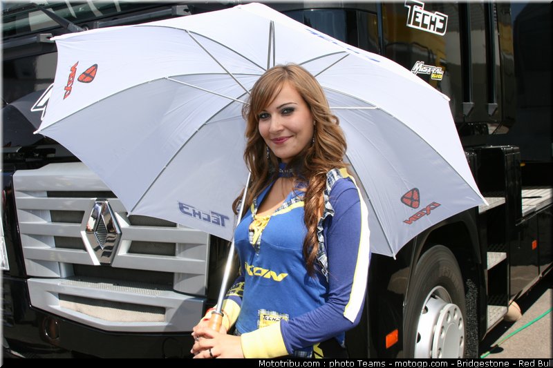 motogp_pitbabe_44_aragon_2010
