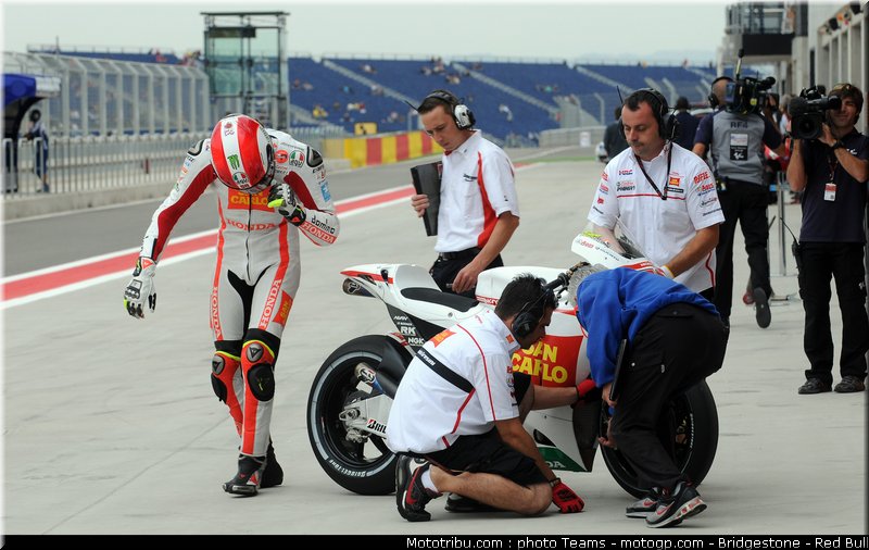 motogp_simoncelli_05_aragon_2010