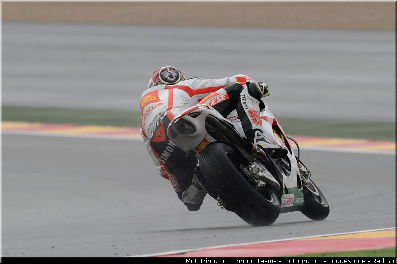 motogp_simoncelli_08_aragon_2010