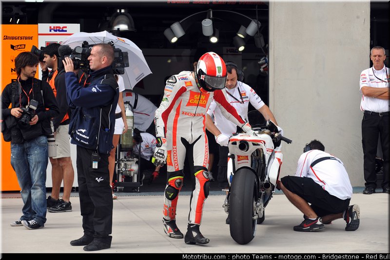 motogp_simoncelli_21_aragon_2010