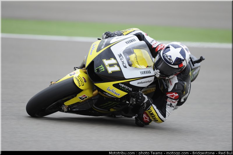 motogp_spies_11_aragon_2010