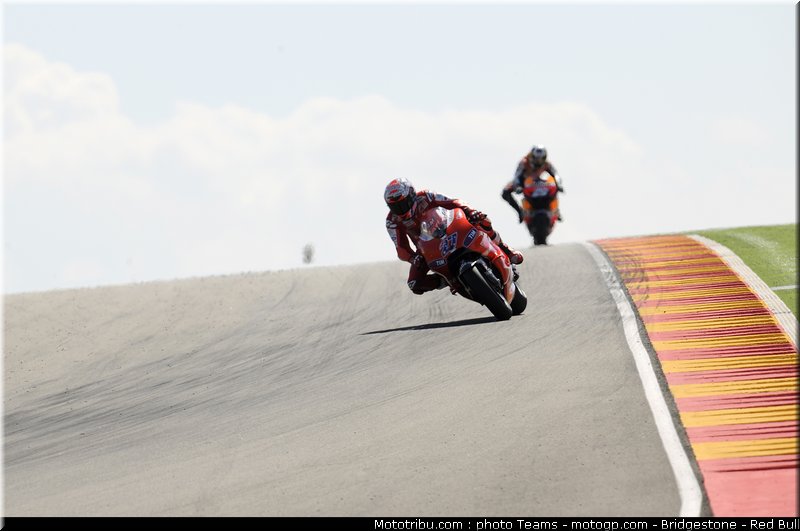 motogp_stoner_07_aragon_2010