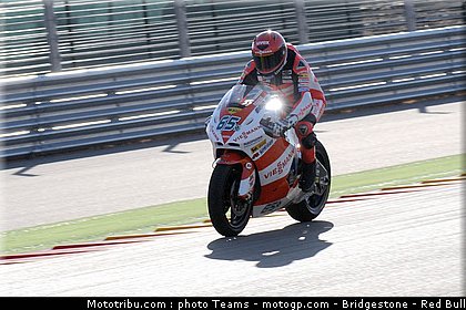 moto2_bradl_12_aragon_2010.jpg
