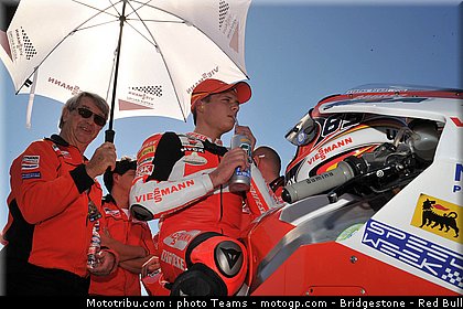 moto2_bradl_18_aragon_2010.jpg