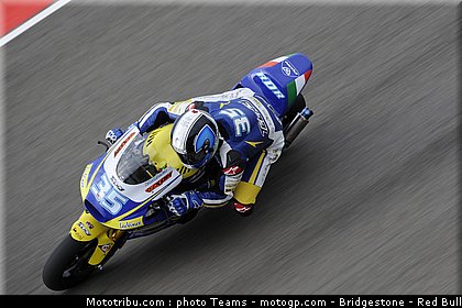 moto2_derosa_09_aragon_2010.jpg