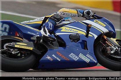 moto2_derosa_13_aragon_2010.jpg