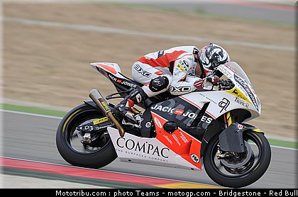 moto2_olive_3_aragon_2010.jpg