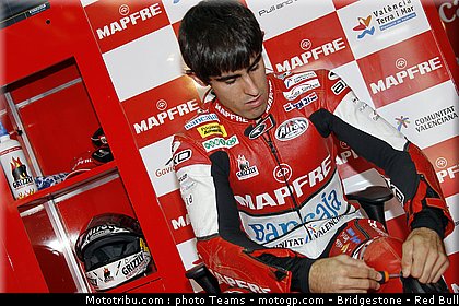 moto2_simon_04_aragon_2010.jpg