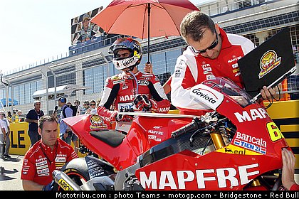 moto2_simon_12_aragon_2010.jpg