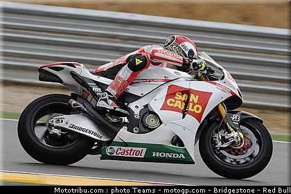 motogp_simoncelli_09_aragon_2010.jpg