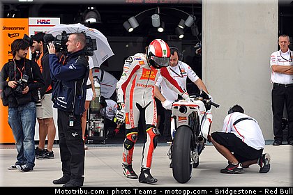 motogp_simoncelli_21_aragon_2010.jpg