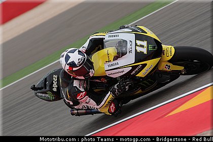 motogp_spies_06_aragon_2010.jpg