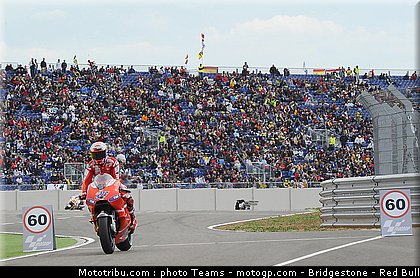 motogp_stoner_19_aragon_2010.jpg