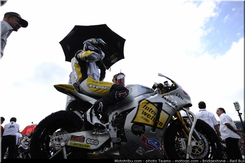 moto2_luthi_4_japon_2010