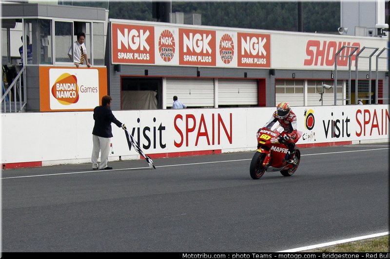 moto2_simon_10_japon_2010