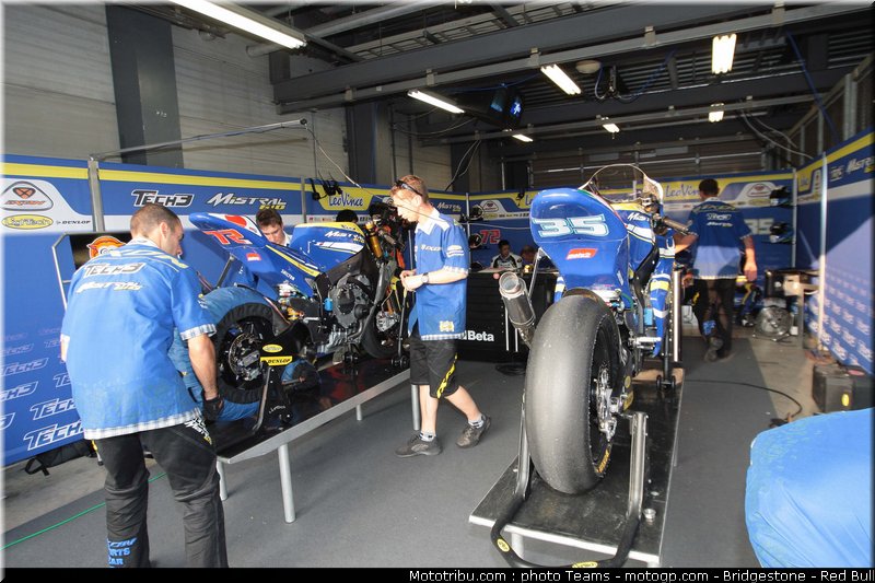 moto2_tech3_japon_2010