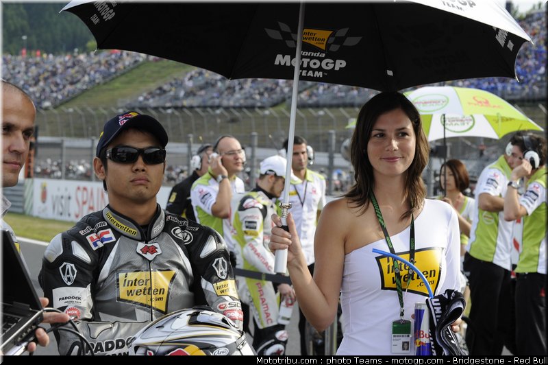 motogp_pitbabe_07_japon_2010