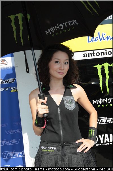 motogp_pitbabe_29_japon_2010