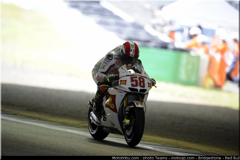 motogp_simoncelli_18_japon_2010