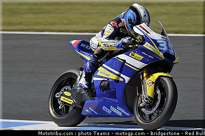 moto2_derosa_03_japon_2010.jpg
