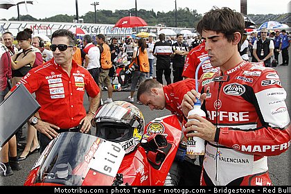moto2_simon_09_japon_2010.jpg