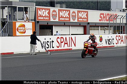 moto2_simon_10_japon_2010.jpg