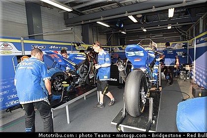 moto2_tech3_japon_2010.jpg