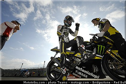motogp_edwards_08_japon_2010.jpg