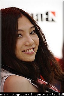 motogp_pitbabe_01_japon_2010.jpg