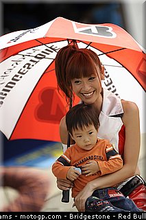 motogp_pitbabe_02_japon_2010.jpg