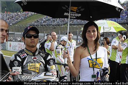 motogp_pitbabe_07_japon_2010.jpg